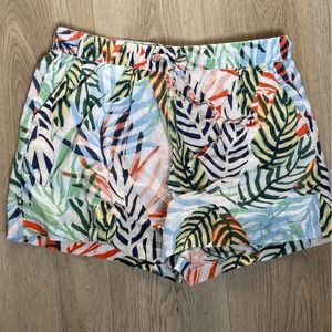TAHARI shorts size M